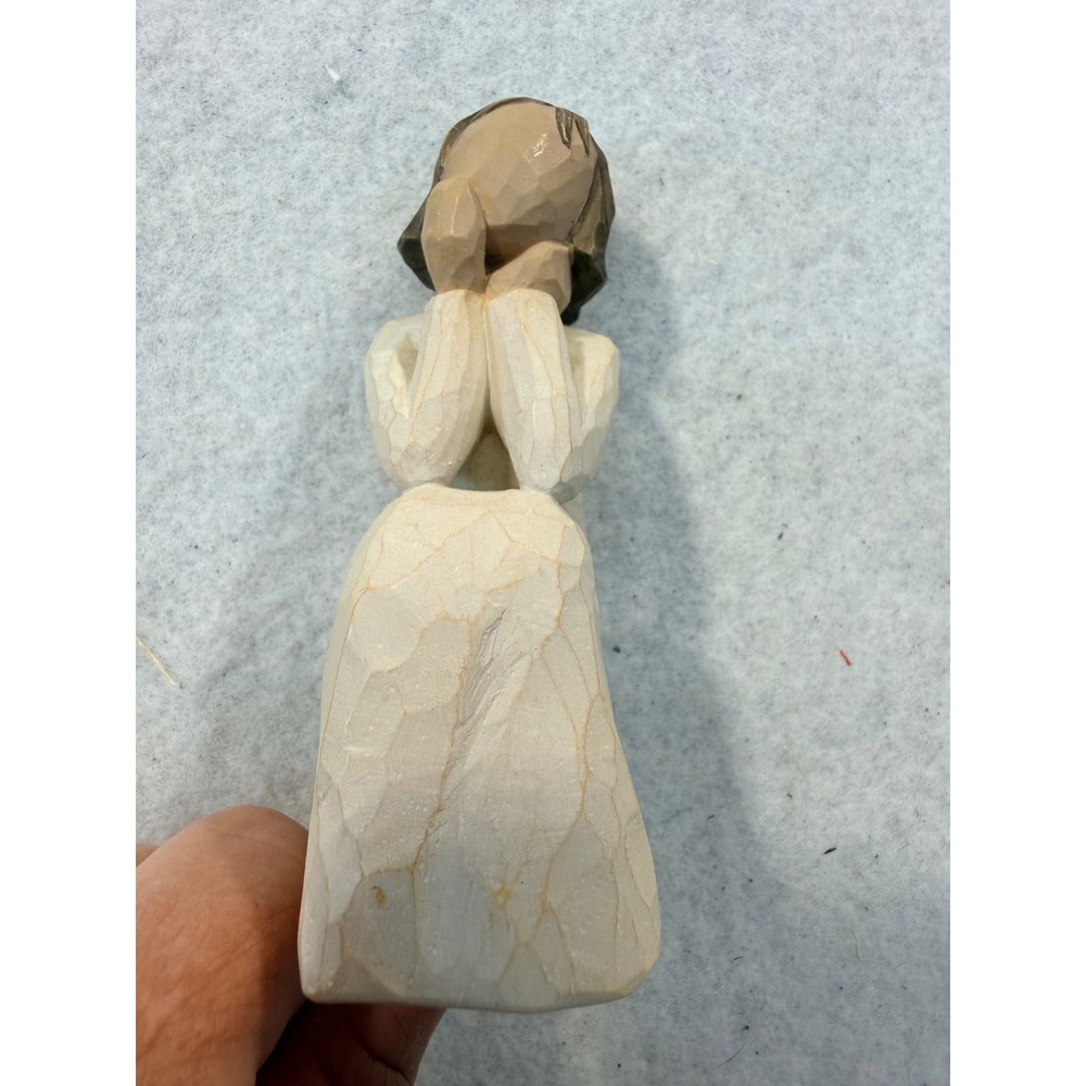 Willow Tree Angel of Caring Figurine Susan Lordi DEMDACO 2001 Seated Figure